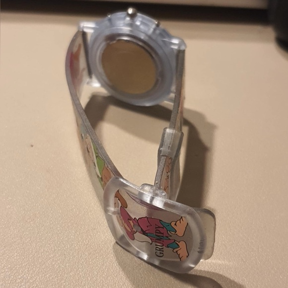 🦋10/$20🦋 Vintage Snow White &The 7 Dwarfs Holographic Digital Girl's Watch - Picture 5 of 6